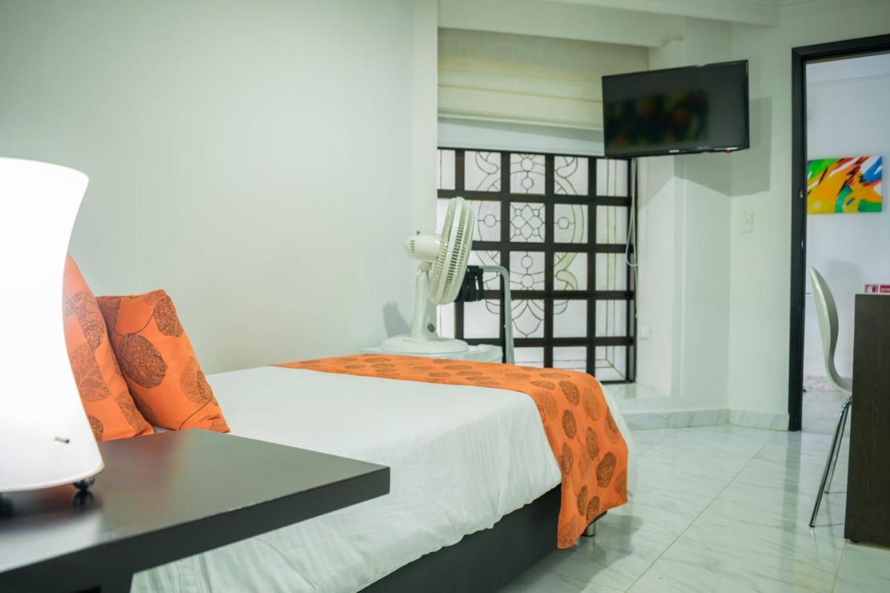 Hotel Montes De La Castellana Армения Экстерьер фото