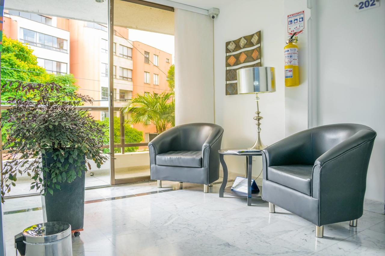Hotel Montes De La Castellana Армения Экстерьер фото